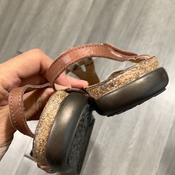 NAOT Judith Strappy Animal Print Metallic Adjustable Strap Sandals size 7 - Picture 6 of 9